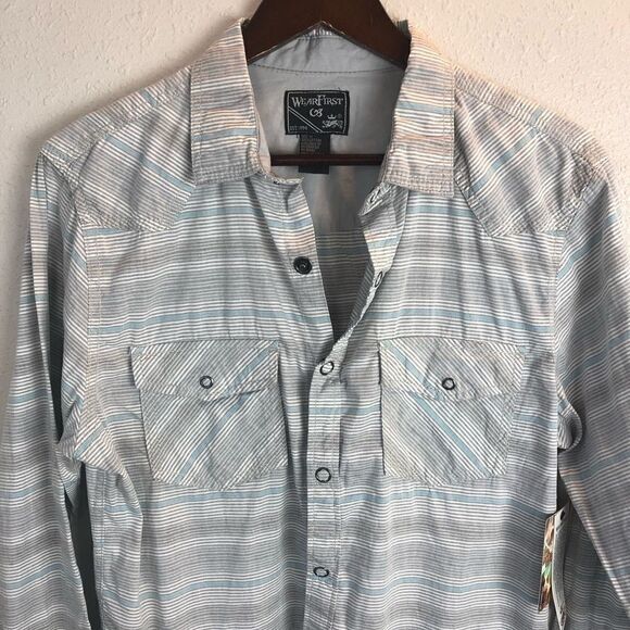NWT Wear First Button Down Shirt Size Medium - Picture 2 of 6